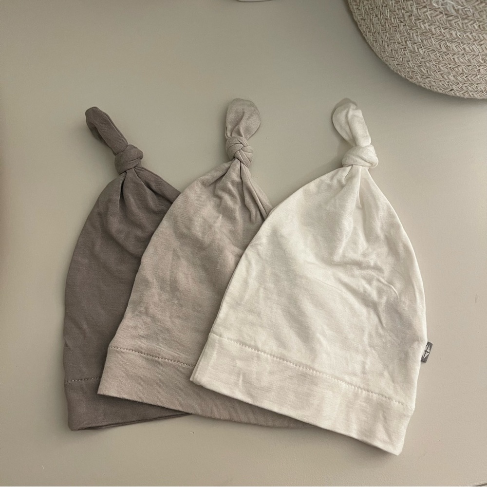 Kyte baby bamboo knotted hats